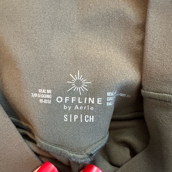 Olive green buttery leggings by offline by aarie. The best yoga leggings ever! - Picture 3 of 3